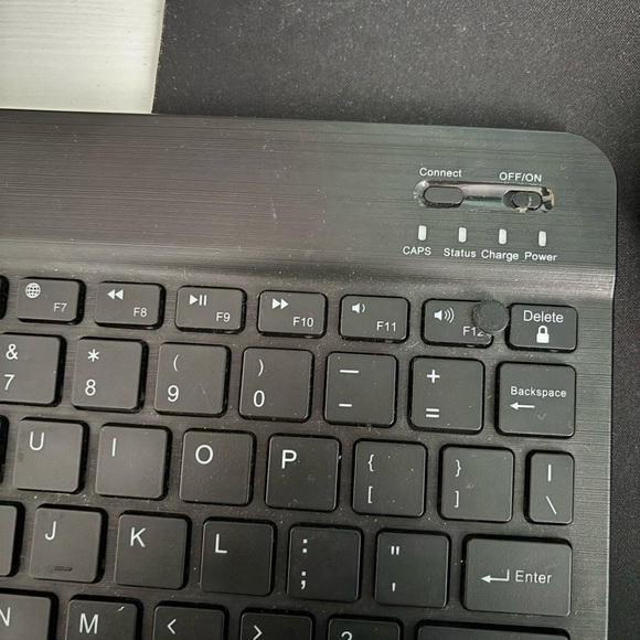 ARTECK KEYBOARD - Picture 4 of 5